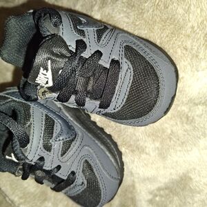 Nike Black and Gray Baby Walker Shoes with Easy Lacing